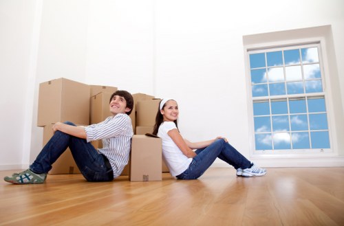 Local moving van near Temple residential streets and parking access